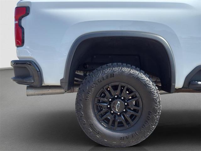 Photo of 2025 Summit White Chevrolet Silverado 2500