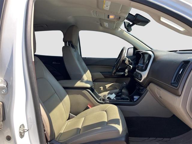 Photo of 2015 Summit White GMC Canyon