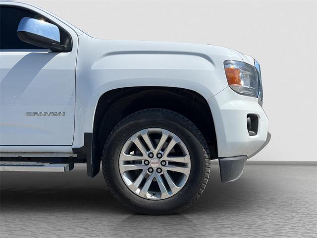 Photo of 2015 Summit White GMC Canyon