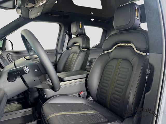Photo of 2024 Rivian R1T