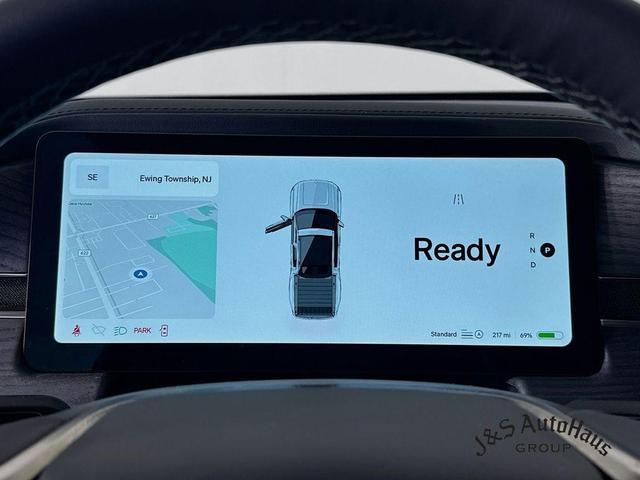 Photo of 2024 Rivian R1T