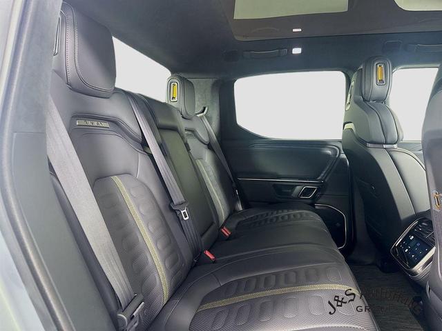 Photo of 2024 Rivian R1T