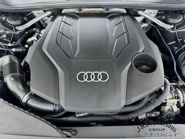 Photo of 2022 Manhattan Gray Metallic Audi A7
