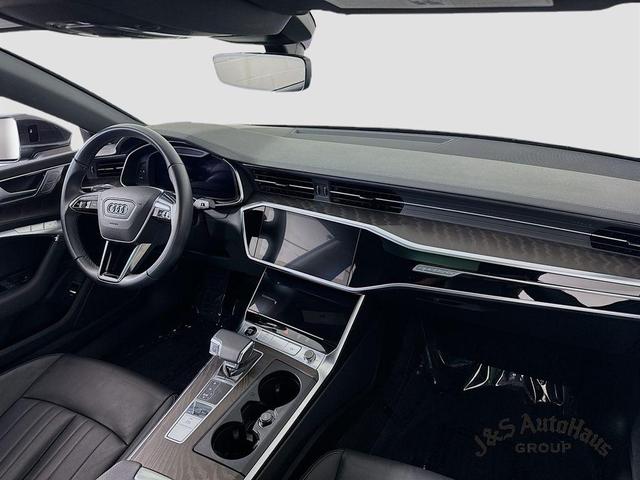 Photo of 2022 Manhattan Gray Metallic Audi A7