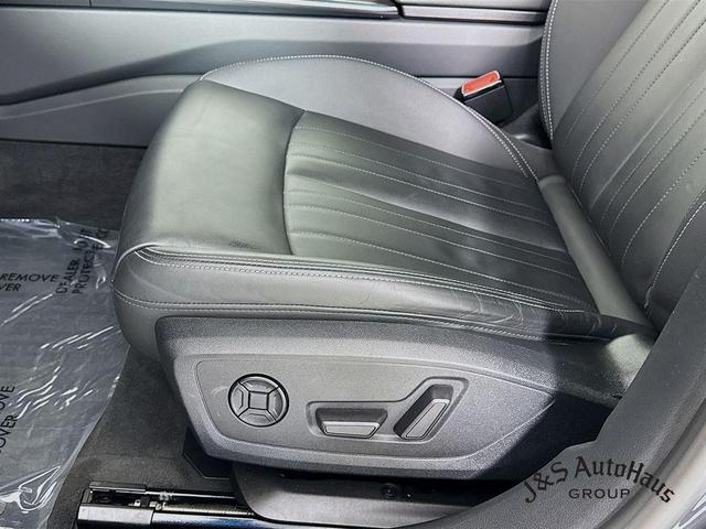 Photo of 2022 Manhattan Gray Metallic Audi A7