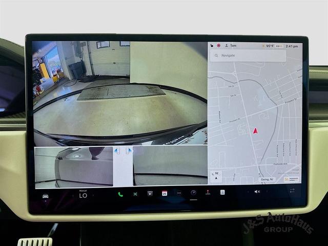 Photo of 2022 Black Tesla Model S