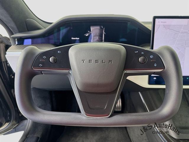 Photo of 2022 Black Tesla Model S