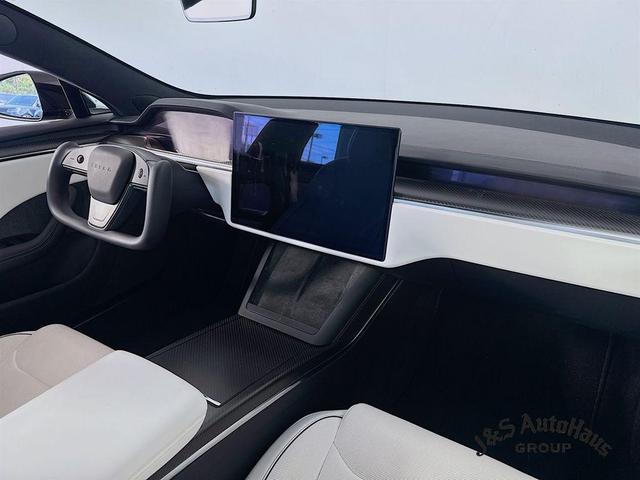 Photo of 2022 Black Tesla Model S