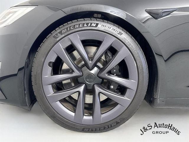 Photo of 2022 Black Tesla Model S