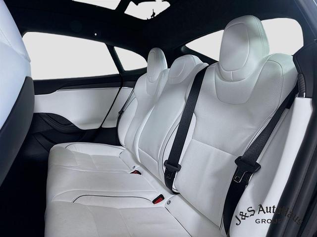 Photo of 2022 Black Tesla Model S