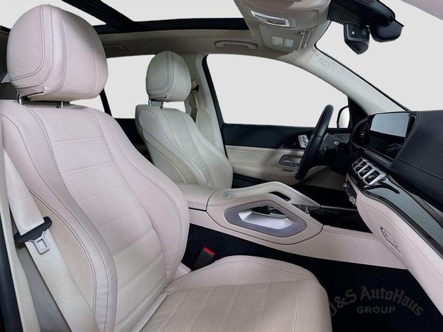 Photo of 2023 Black Mercedes-Benz GLE 350
