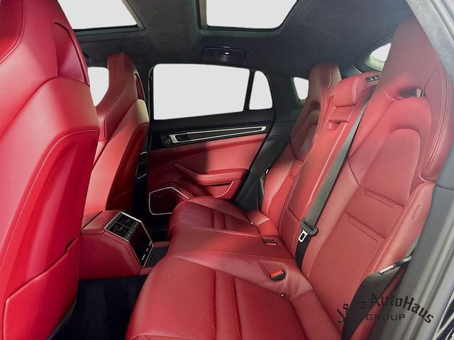 Photo of 2020 Black Porsche Panamera