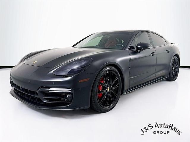 Photo of 2020 Black Porsche Panamera