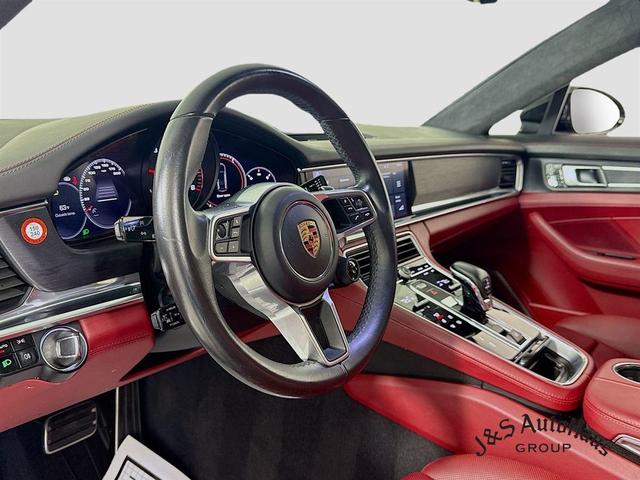 Photo of 2020 Black Porsche Panamera