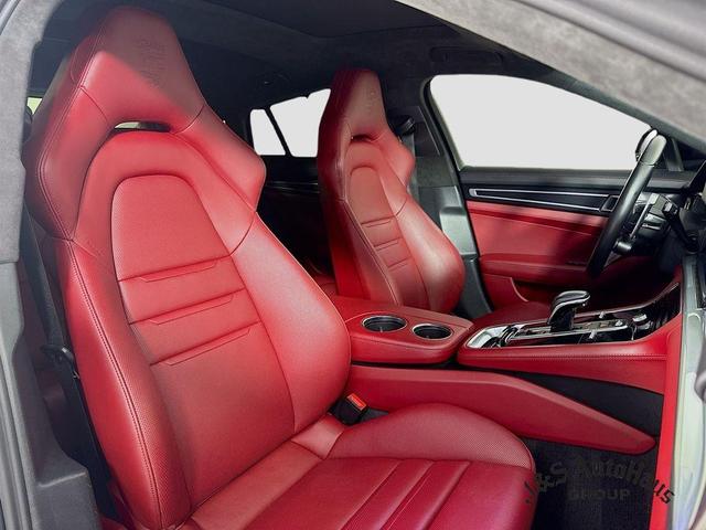 Photo of 2020 Black Porsche Panamera