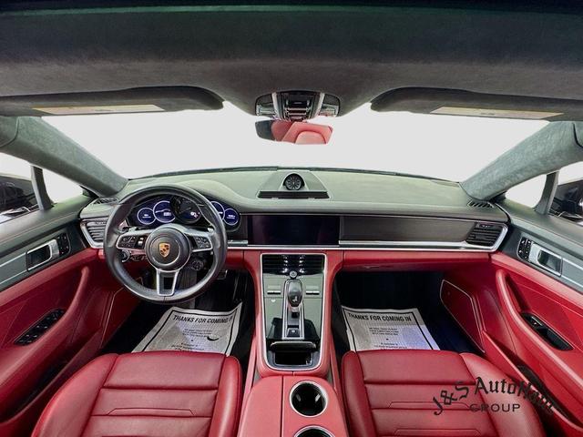 Photo of 2020 Black Porsche Panamera