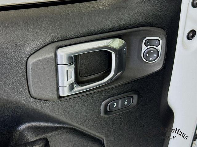Photo of 2020 Bright White Clearcoat Jeep Wrangler Unlimited