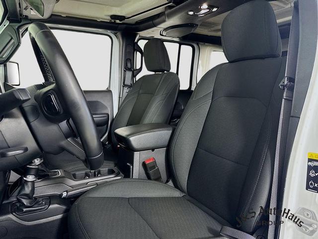 Photo of 2020 Bright White Clearcoat Jeep Wrangler Unlimited