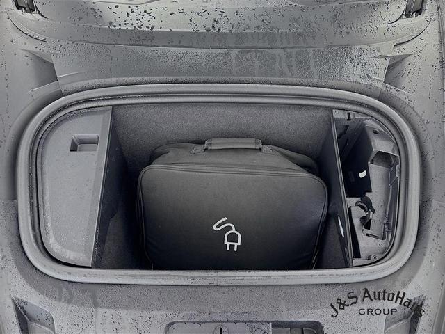 Photo of 2021 White Porsche Taycan