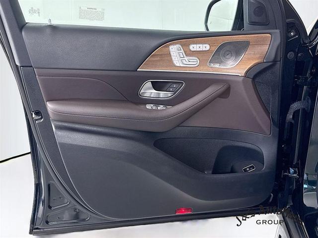 Photo of 2022 Emerald Green Mercedes-Benz GLS 450