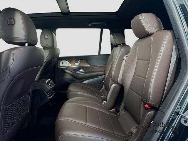 Photo of 2022 Emerald Green Mercedes-Benz GLS 450