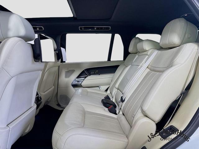 Photo of 2023 Fuji White Land Rover Range Rover