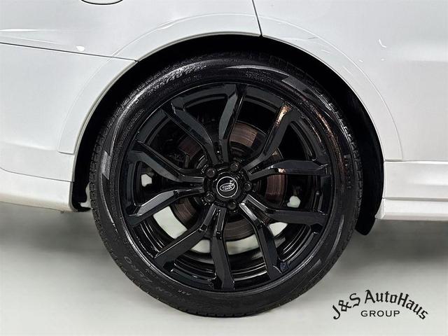 Photo of 2022 Fuji White Land Rover Range Rover Sport