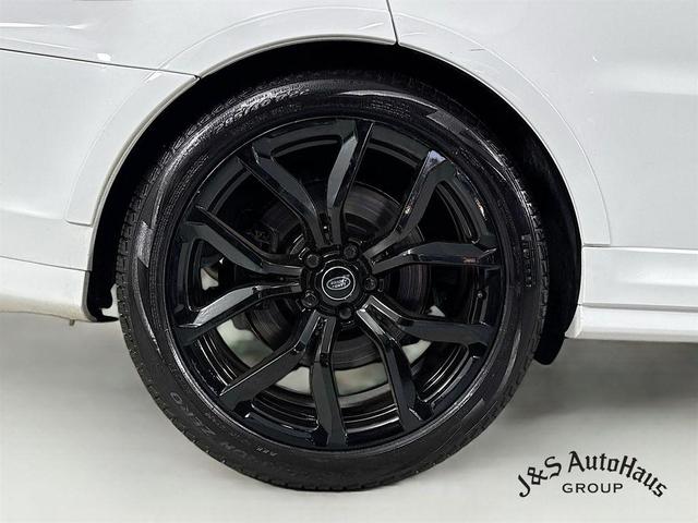 Photo of 2022 Fuji White Land Rover Range Rover Sport