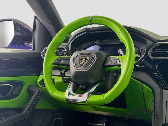 Photo of 2022 Violet Lamborghini Urus