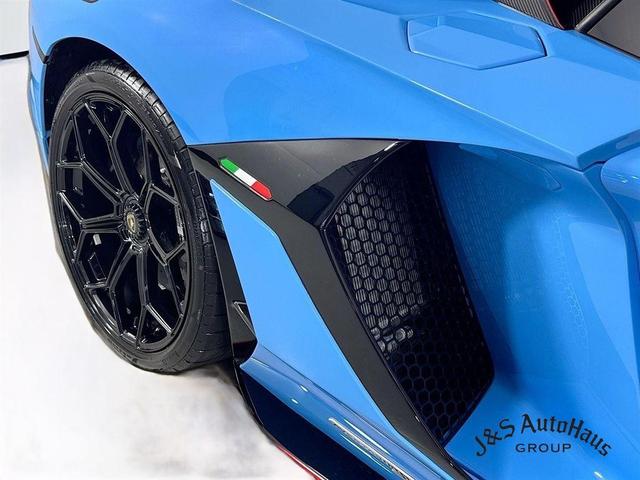 Photo of 2021 Blu Cepheus Metallic Lamborghini Aventador SVJ