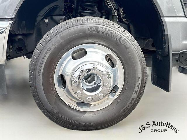 Photo of 2023 Gray Metallic Ford F-350