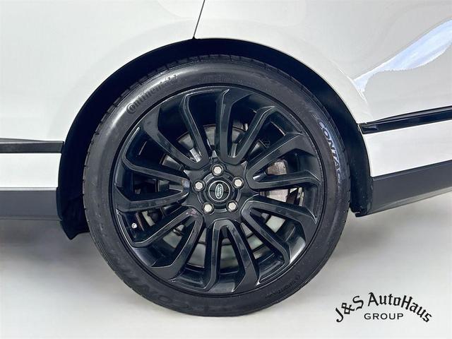 Photo of 2021 Fuji White Land Rover Range Rover