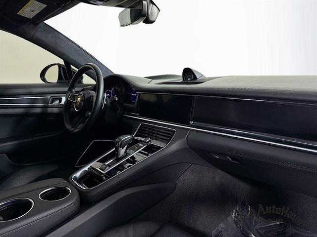 Photo of 2022 Black Porsche Panamera
