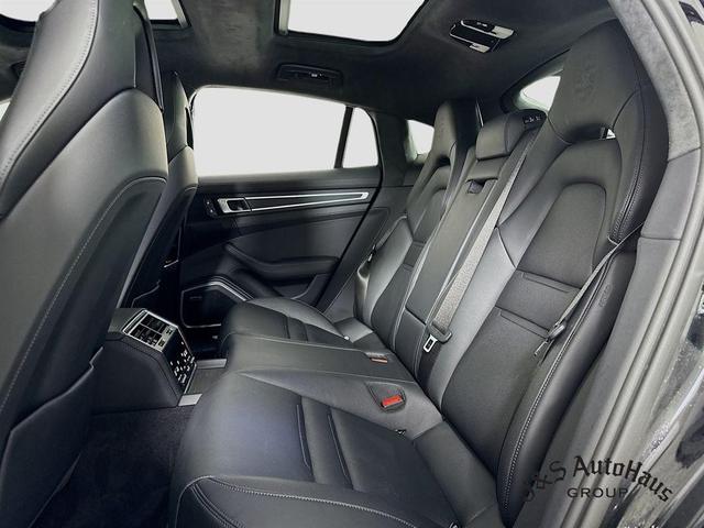 Photo of 2022 Black Porsche Panamera