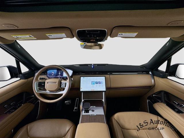 Photo of 2024 Santorini Black Land Rover Range Rover