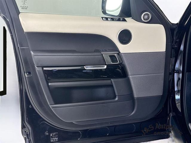 Photo of 2020 Santorini Black Land Rover Range Rover Sport