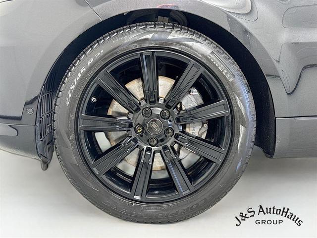 Photo of 2020 Santorini Black Land Rover Range Rover Sport