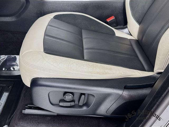 Photo of 2020 Santorini Black Land Rover Range Rover Sport