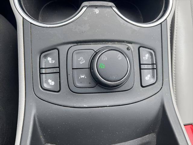 Photo of 2023 Summit White GMC Terrain