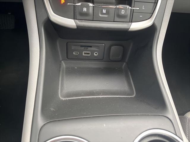 Photo of 2023 Summit White GMC Terrain