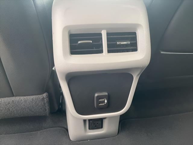 Photo of 2023 Summit White GMC Terrain