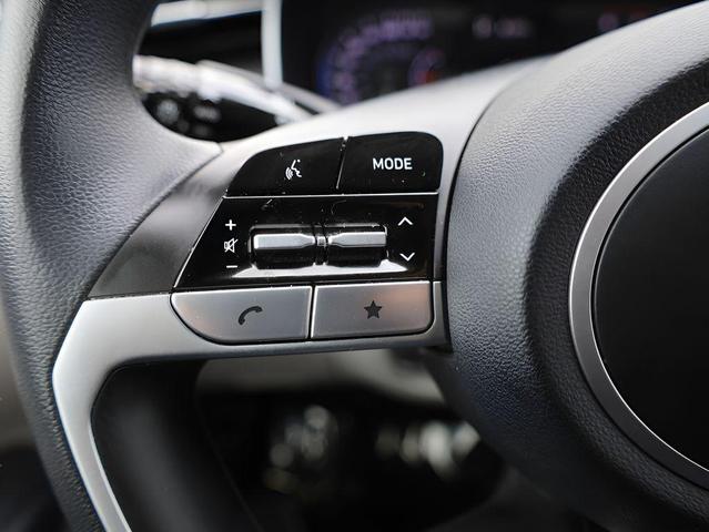 Photo of 2024 White Pearl Hyundai TUCSON