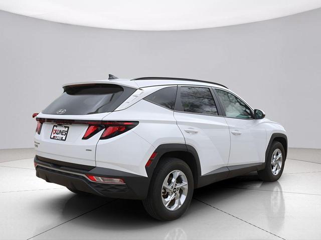 Photo of 2024 White Pearl Hyundai TUCSON