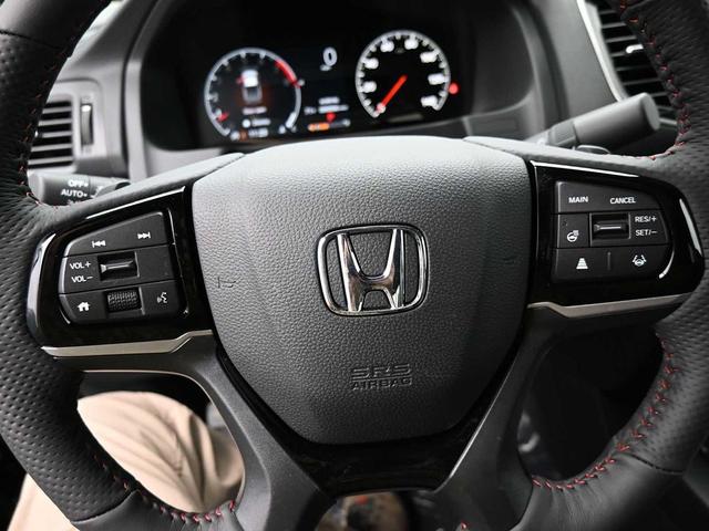Photo of 2025 Crystal Black Pearl Honda Ridgeline