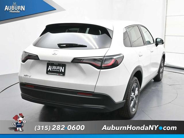 Photo of 2026 Platinum White Pearl Honda HR-V