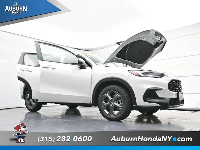 Photo of 2026 Platinum White Pearl Honda HR-V