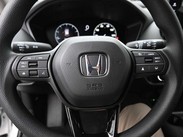 Photo of 2026 Platinum White Pearl Honda HR-V