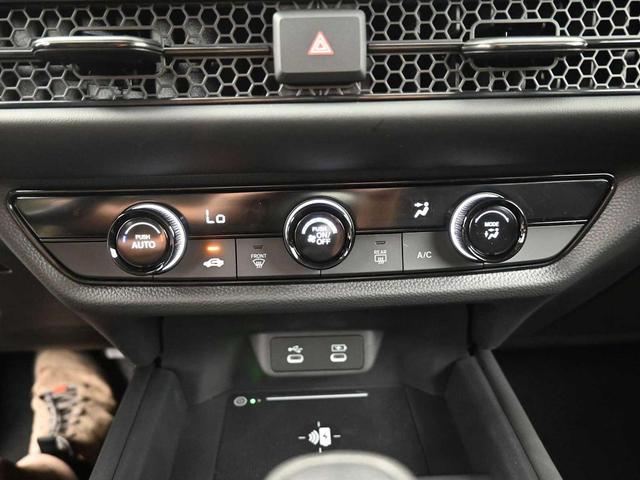 Photo of 2026 Platinum White Pearl Honda HR-V