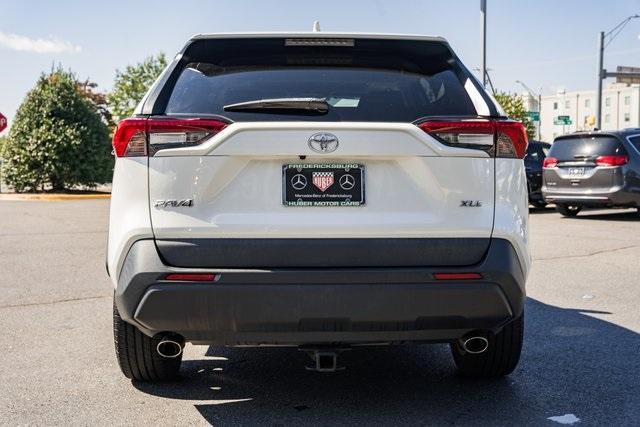 Photo of 2021 Blizzard Pearl Toyota RAV4