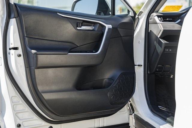 Photo of 2021 Blizzard Pearl Toyota RAV4